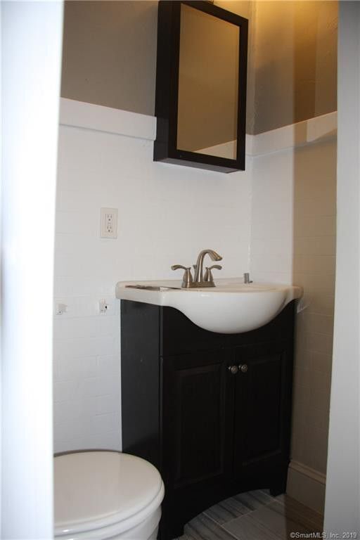 Bathroom 2 - 35 High St