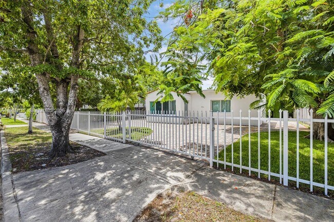 Building Photo - 1924 SW 20th St