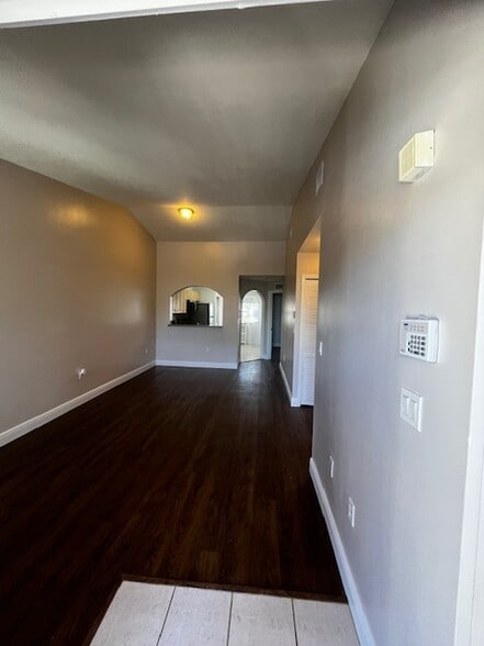 Building Photo - 2651 SE 12th Rd