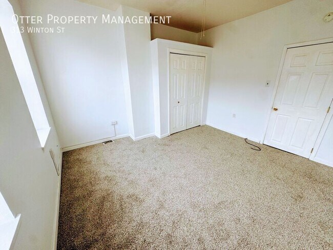 Building Photo - 313 Winton St