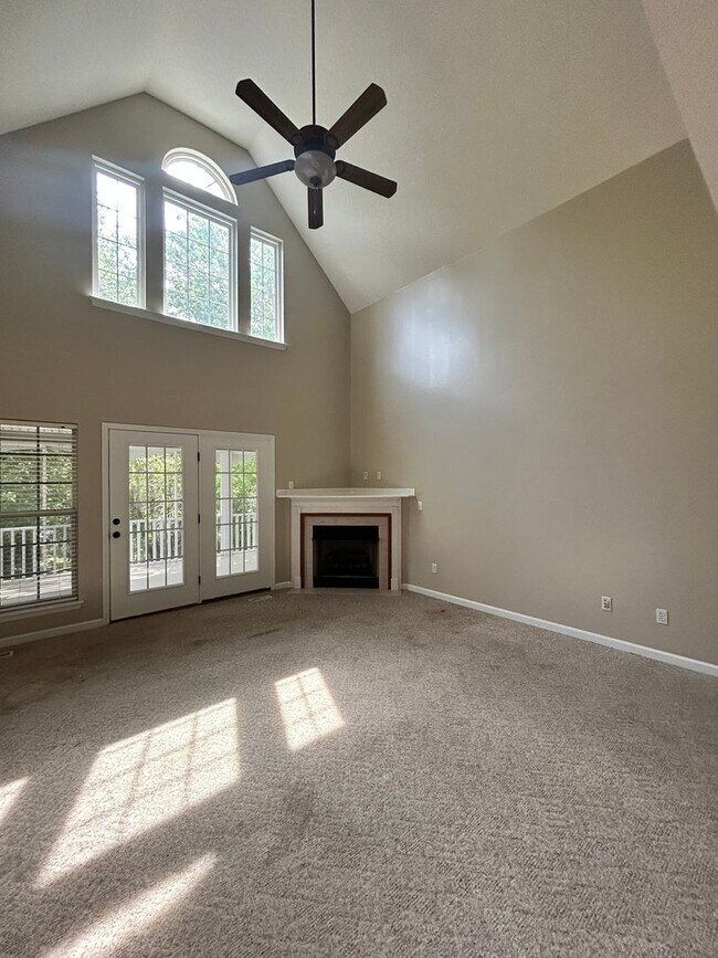 Building Photo - $500.00 OFF JANUARY RENT!! Soddy Daisy Oasis! 3 beds, 2.5 baths, huge garage & yard!