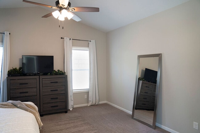 Building Photo - 114 Great Bend Dr