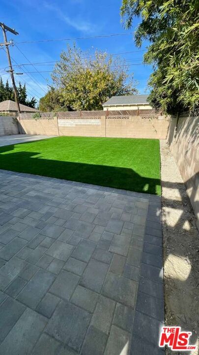 Building Photo - 12023 Collins St