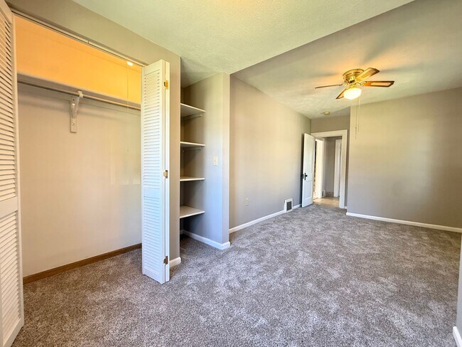 Building Photo - 3 Bedroom Home with Private Upstairs Suite