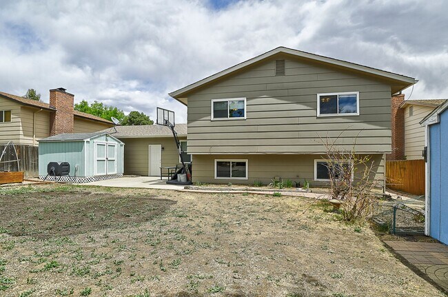 Building Photo - 5150 Saddle Dr