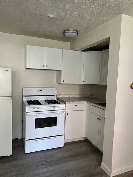 Building Photo - 915 Sleepy Hollow Rd