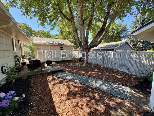 Building Photo - 9725 SE 29th Ave