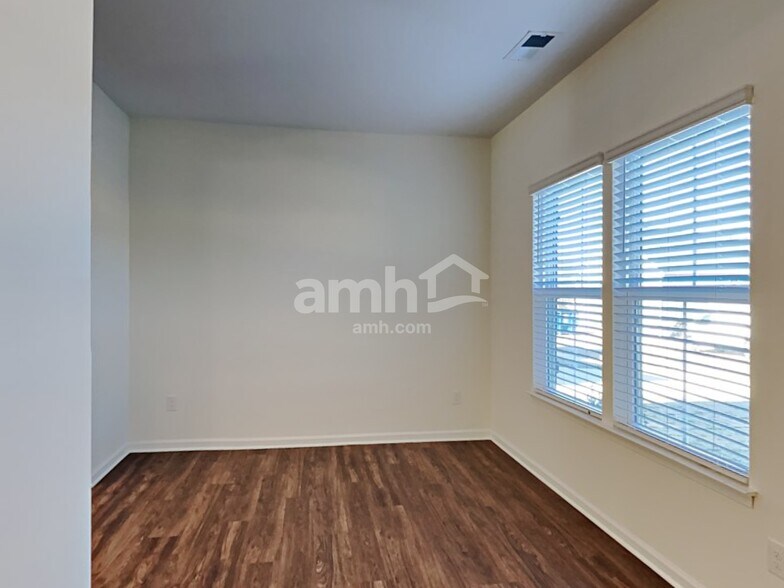 Building Photo - 624 Hamilton Pk Dr