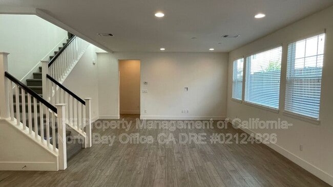 Building Photo - 5320 Kirby Pl