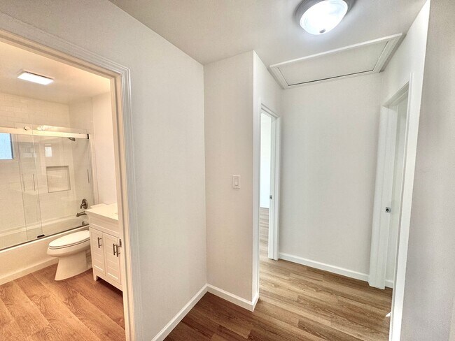 Building Photo - Beautifully Remodeled 4bd/2.5ba CLAIREMONT Home! Fenced yard, garage, PET friendly!