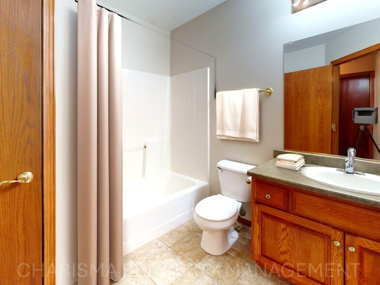 Building Photo - 304 Harvest Trl