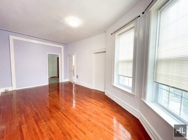 Primary Photo - LINDEN STREET
