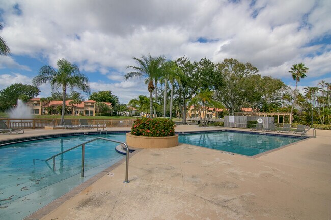 Building Photo - 4807 Via Palm Lakes Via