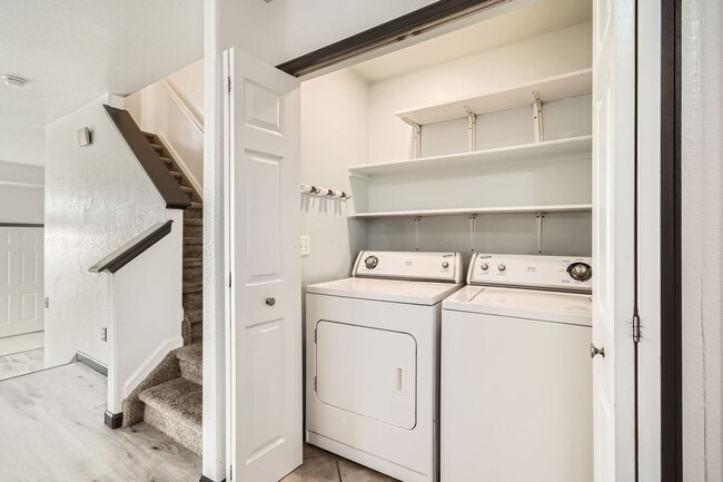 Building Photo - Modern 2-Bed Townhouse with Private En-Suites, Parking for 3 Cars  & Community Amenities