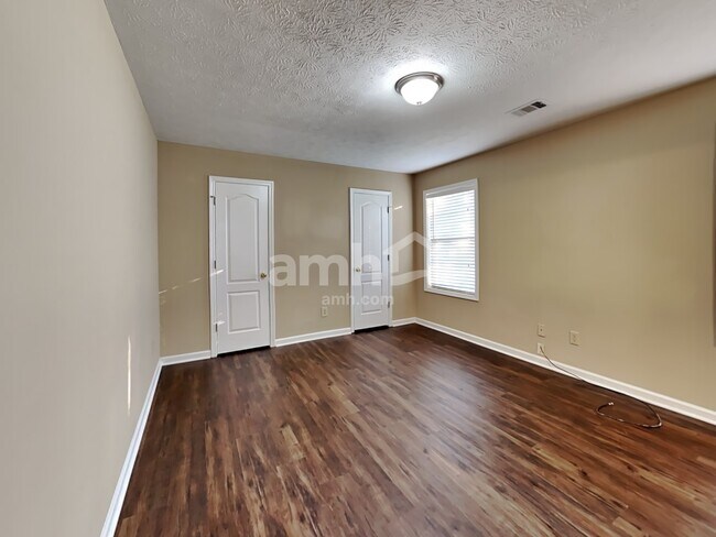 Building Photo - 3285 Summit Pl Dr