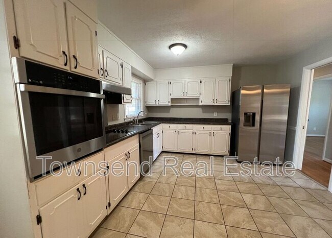 Building Photo - 5313 Hampton Rd