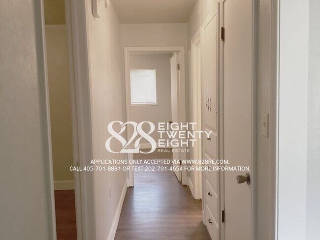 Building Photo - *AVAILABLE NOW* SPACIOUS 3 BED/1.5 BATH SINGLE FAMILY HOME IN MWC!