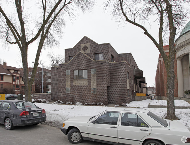 Building Photo - 321 Wisconsin Ave