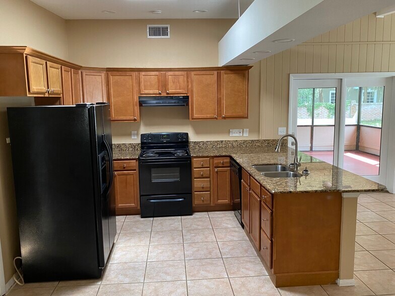 Building Photo - 134 Wilson Dr