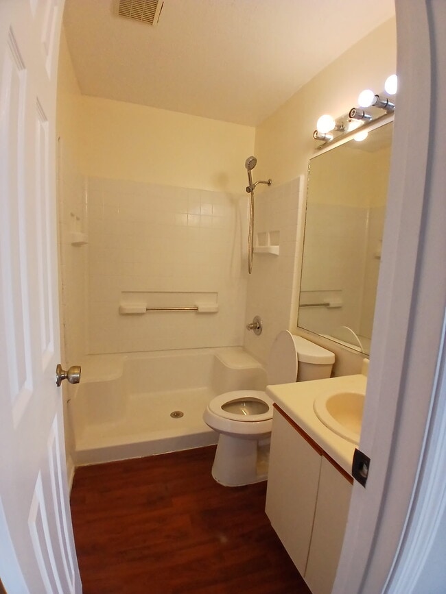 Building Photo - 7454 Wynnewood Square