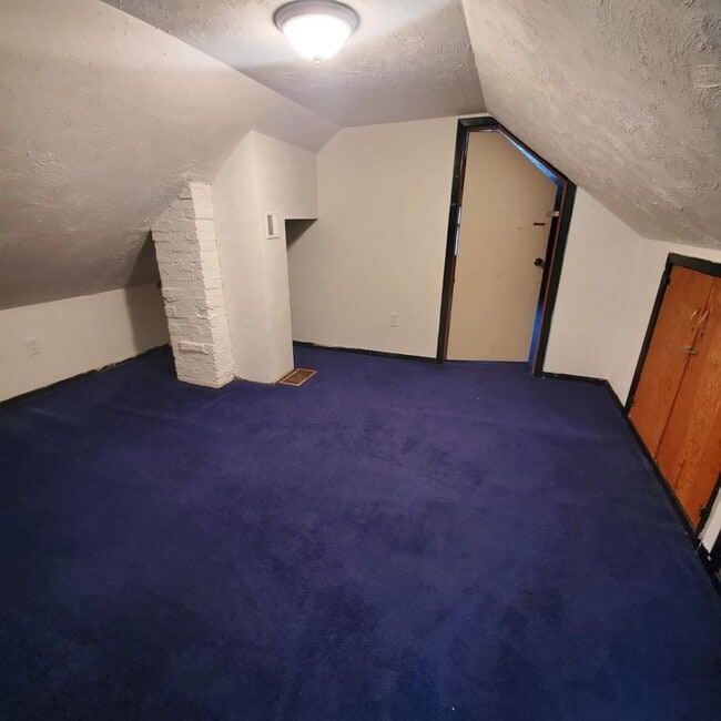 Building Photo - Charming 4-Bedroom Home Near Downtown & Kellogg