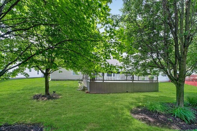 Building Photo - Walk to Parks, Trails & Local Attractions in Prime Fishers Location