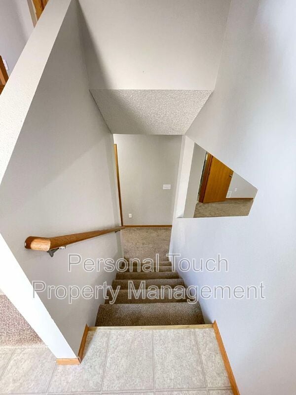 Building Photo - 2510 Amber Valley Ct S