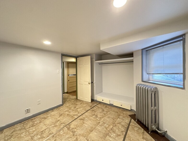 Building Photo - 4948 N Albany Ave