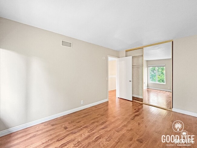 Building Photo - Beautiful 3B/2.5BA W/ Attached 2 Car Garage, A/C, & W/D in La Jolla!