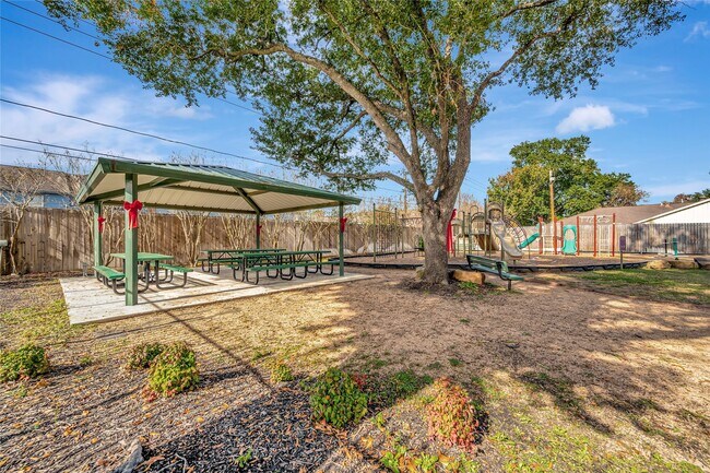 Building Photo - 847 Carlingford Ln