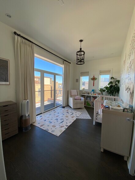 2nd Bedroom - 1631 N Milwaukee Ave