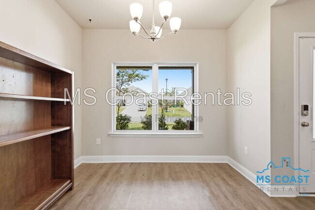 Building Photo - 5543 Overland Dr
