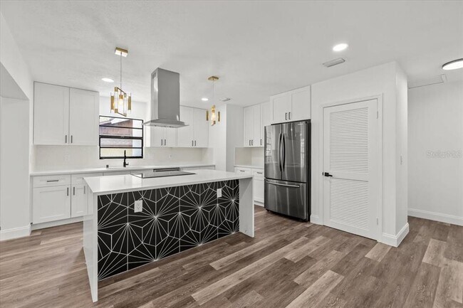 Building Photo - 11218 Creek View Dr