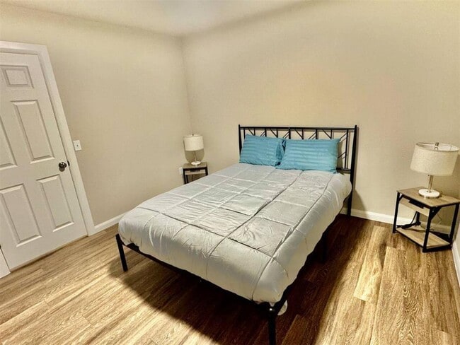 Building Photo - 203 Gray St