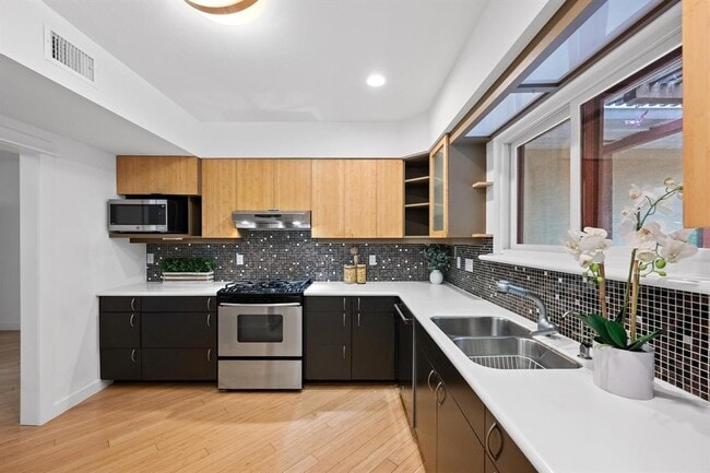 Building Photo - 1227 Hillside Ave
