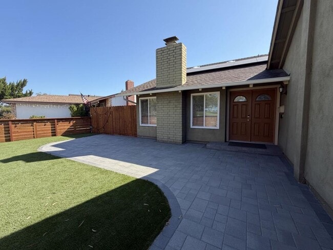Building Photo - 11169 Avenida Del Gato