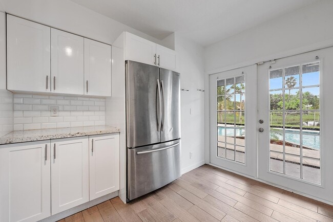 Building Photo - 4631 Brook Dr