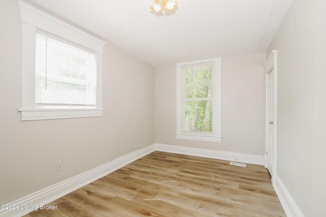 Building Photo - 3017 Greenwood Ave