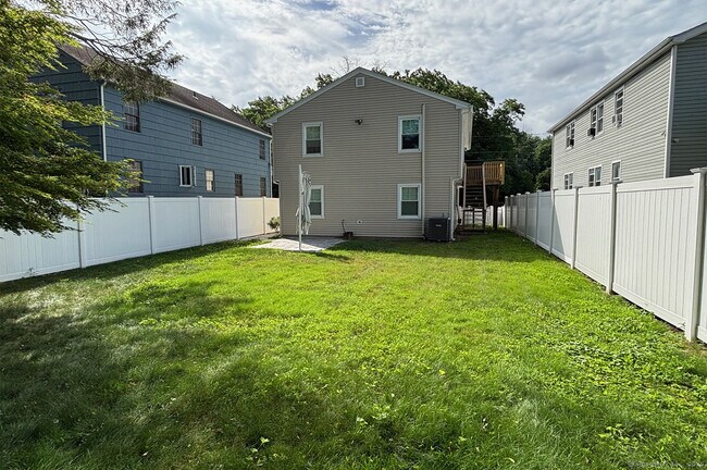 Building Photo - 165 Nordstrand Ave