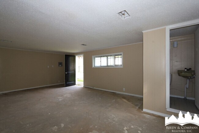 Building Photo - 1446 Alamo St