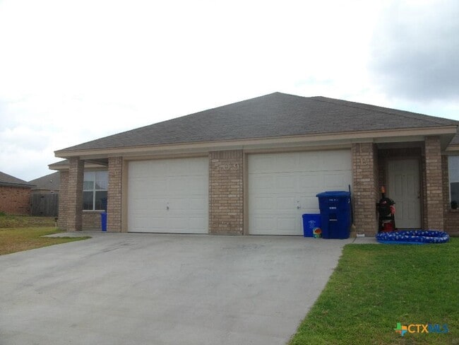 Primary Photo - 509 Primrose Dr