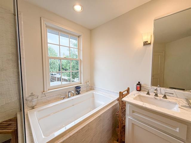 Building Photo - 4500 San Carlos Dr