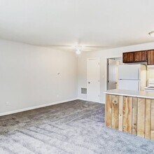 Building Photo - 509 Green Valley Dr