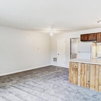 Building Photo - 509 Green Valley Dr