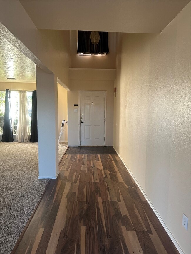 Building Photo - 4803 E Parma Dr