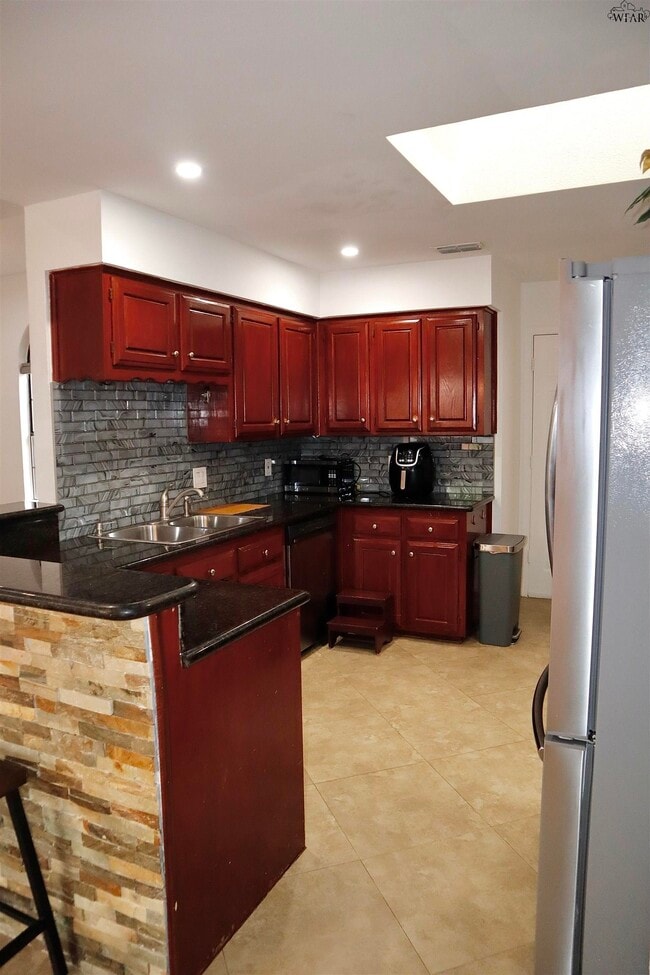 Building Photo - 19 Pilot Point Dr