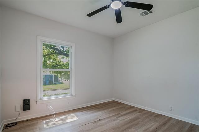 Building Photo - 1421 S Scullin Ave
