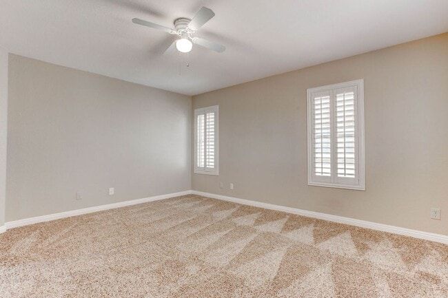 Building Photo - 809 Royal Birch Ln