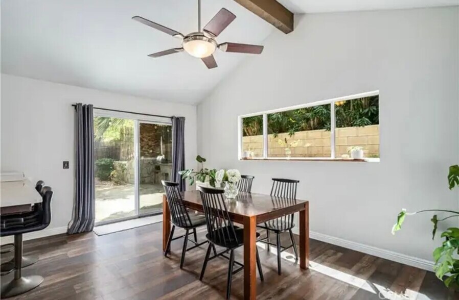 Building Photo - 4554 Meadow Pl