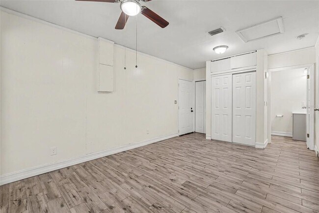 Building Photo - 5328 Lantana St